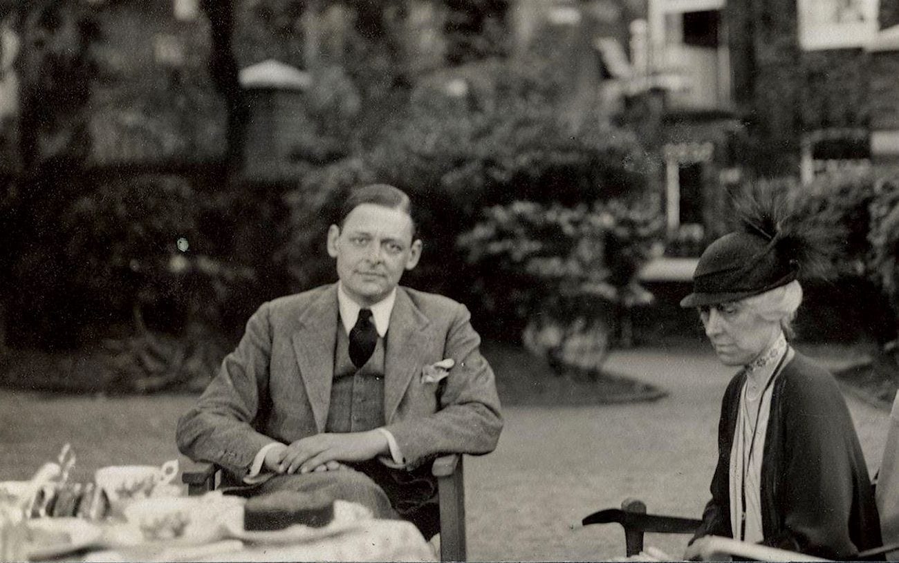 Thomas_Stearns_Eliot_with_his_sister_and_his_cousin_by_Lady_Ottoline_Morrel